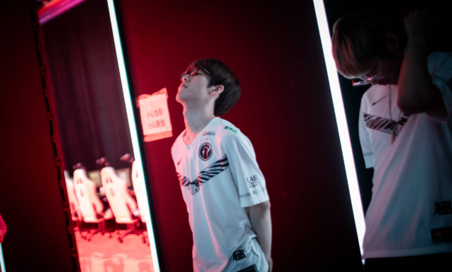 篮球告别的 篮球告别的