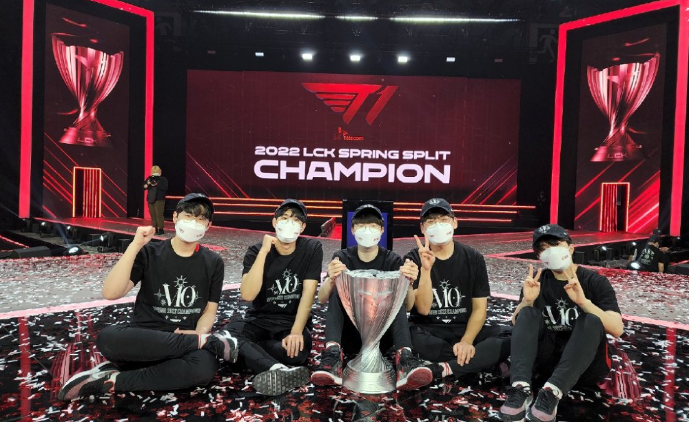 篮球场上的 篮球场上的